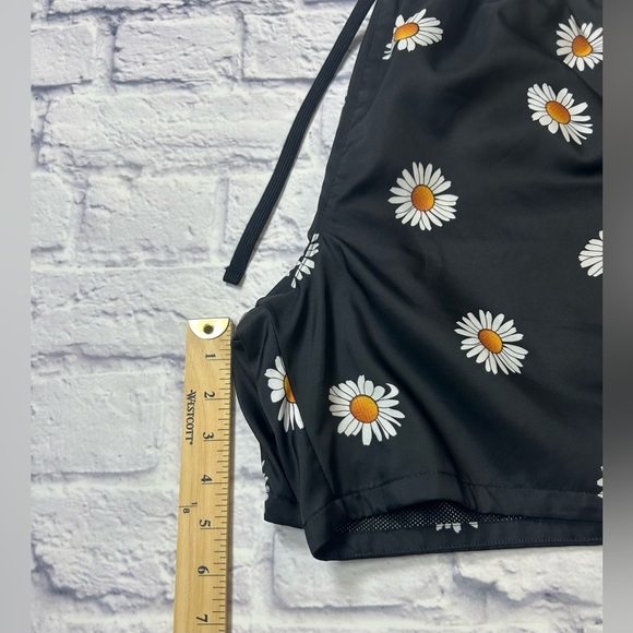 Men’s Nike Flow Swim Trunks. Daisy Sportswear Sports Essentials. Size M. - Picture 6 of 8